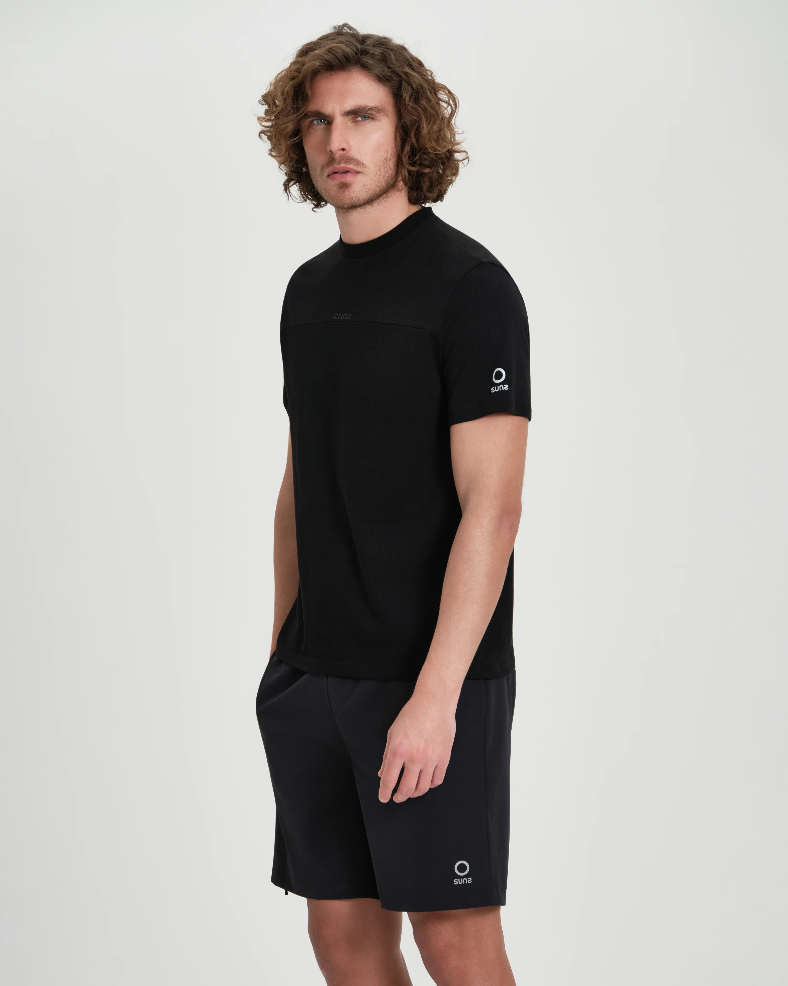 Bermuda uomo Suns Boards in tessuto tecnico con zip laterale e stampa logo tono su tono - Image 6