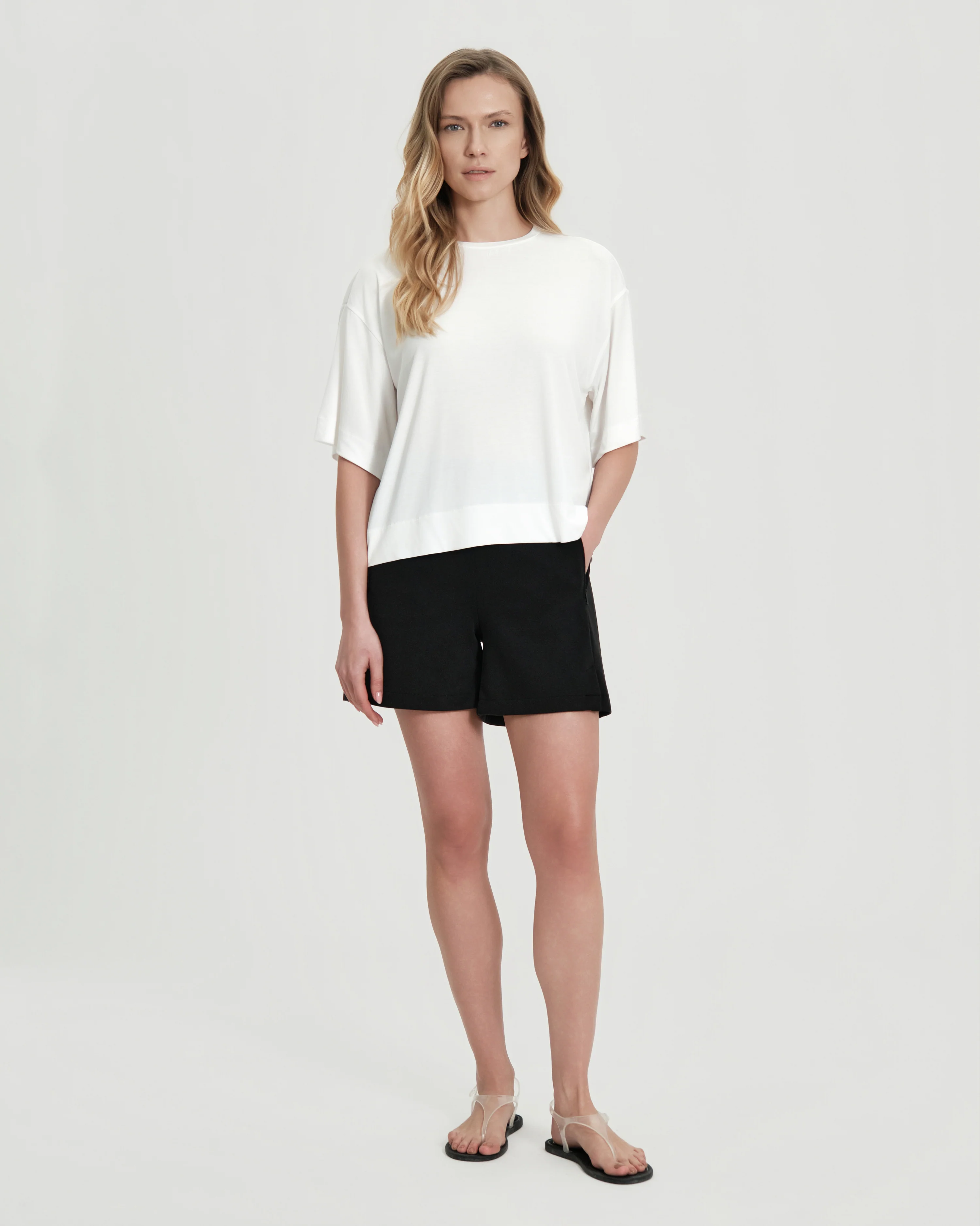 Shorts donna SUNS Fluorite in morbido tessuto tecnico - Image 6
